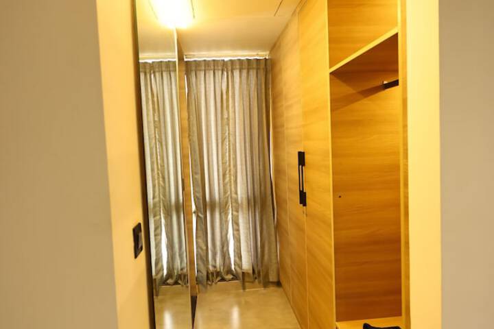 Room 34 of 97