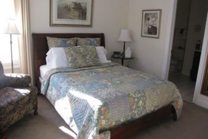 Hotel Suite Photo