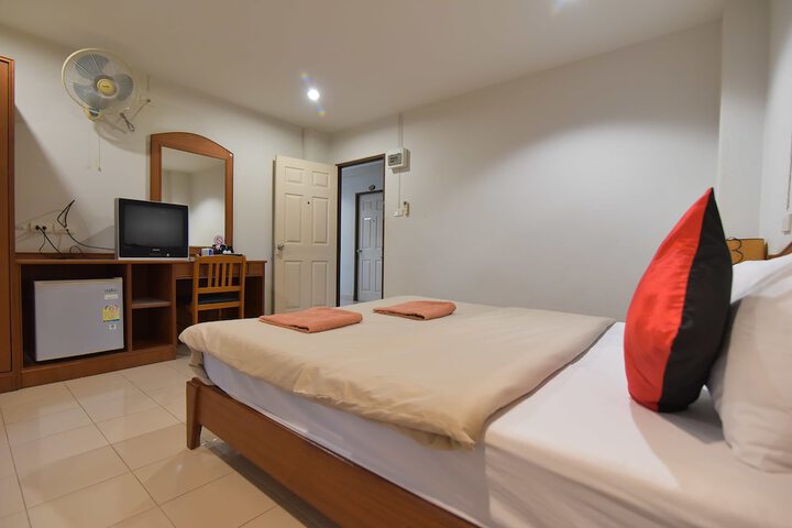 Room 16 of 37