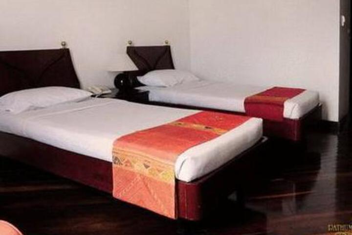 Room 2 of 5