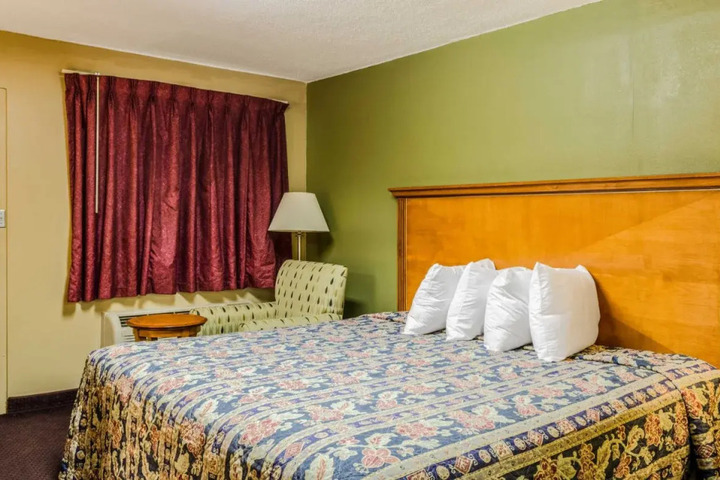 Image of RODEWAY INN INDIANOLA