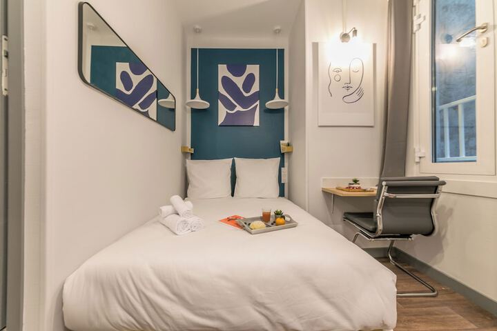 Room 15 of 185