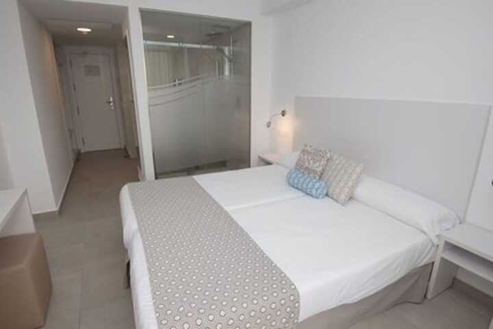 Room 17 of 42