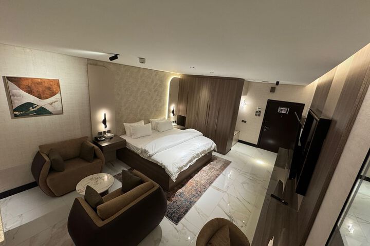 Room 10 of 61