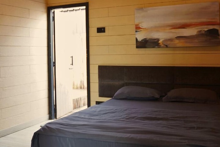 Room 30 of 76