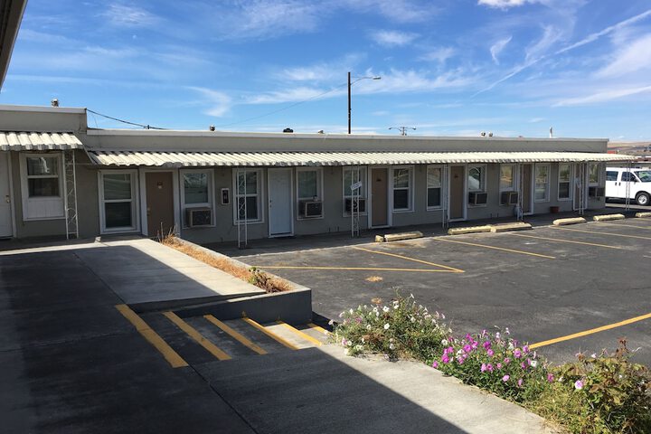 Property Grounds 32 of 41