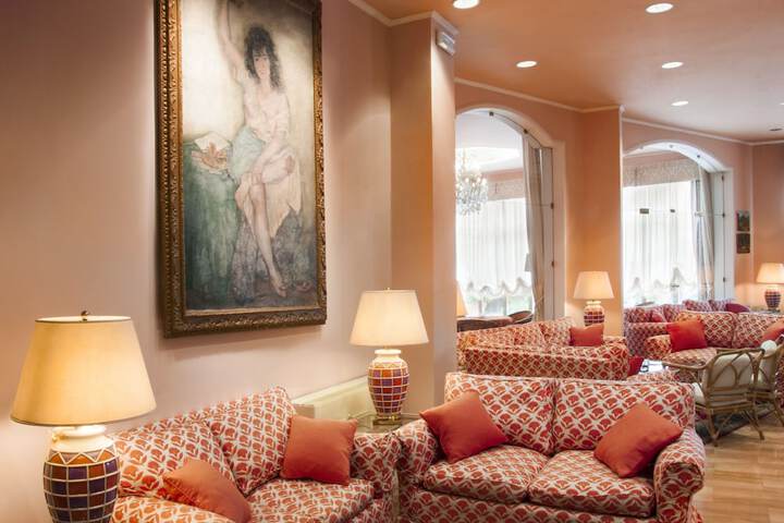 Hotel Interior 4 of 89