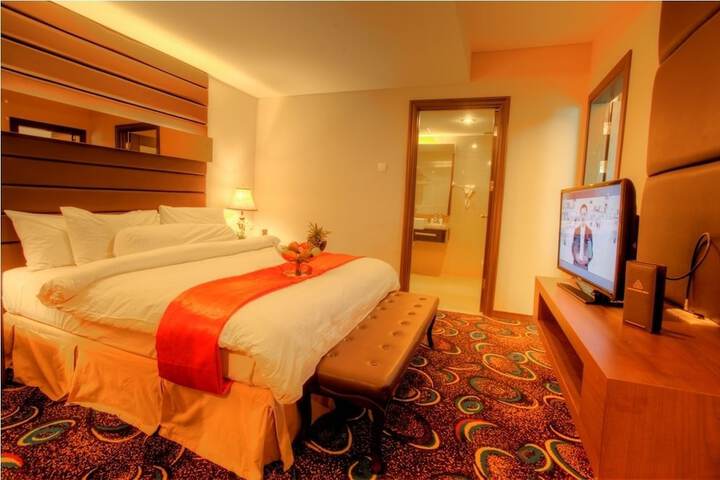 Room 5 of 19