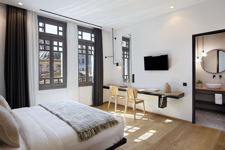 Room 26 of 71