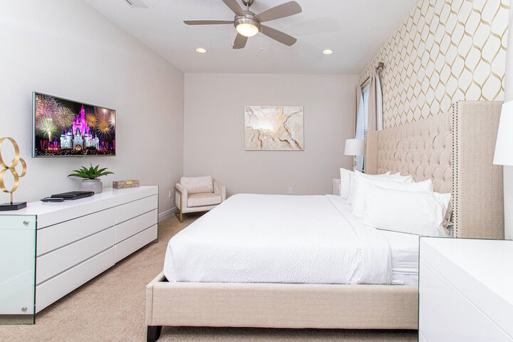Room 32 of 53