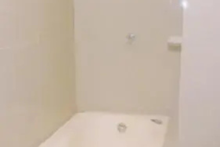 Room 8 of 19