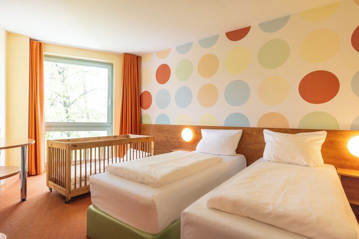Room 38 of 154