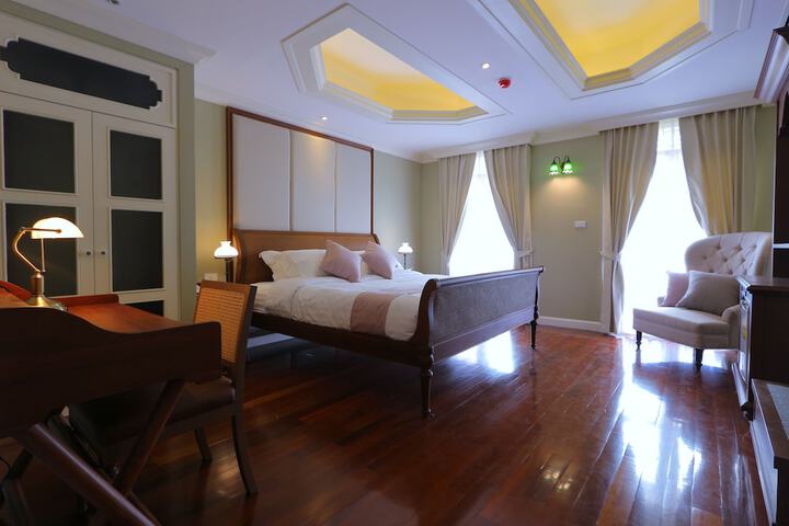 Room 15 of 81