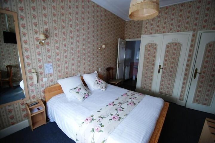 Room 14 of 20
