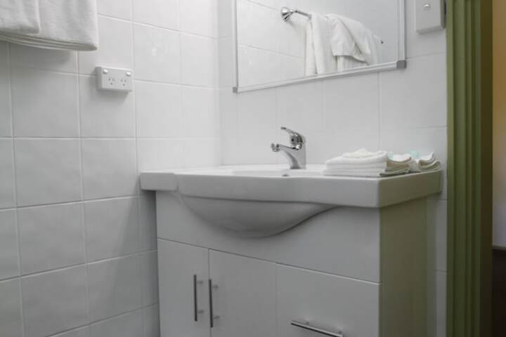 Room 25 of 41