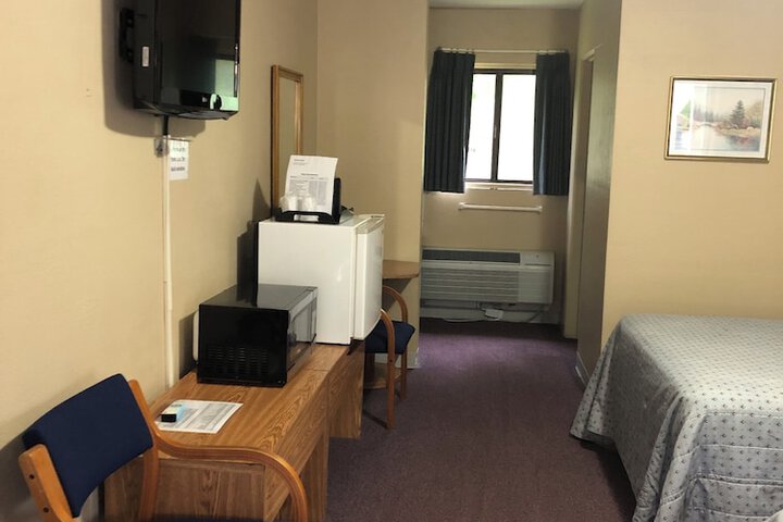 2 Double Beds (2 of 14)