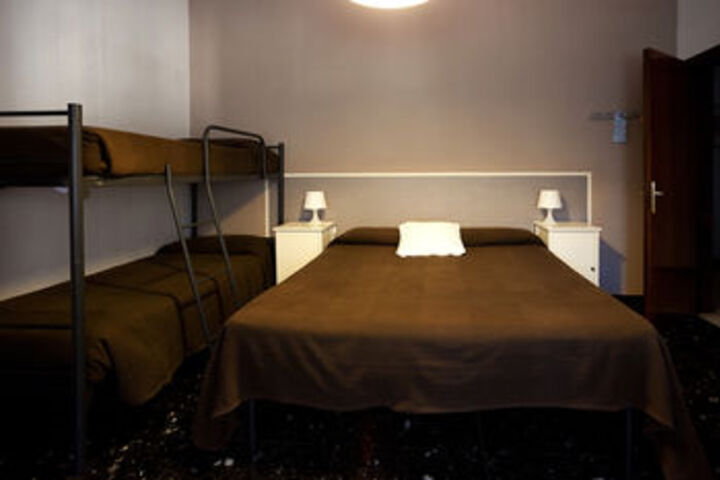 Room 26 of 73
