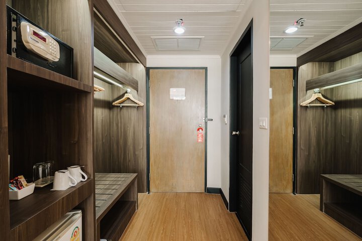 Room 51 of 85