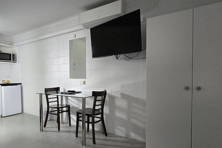 Room 5 of 19