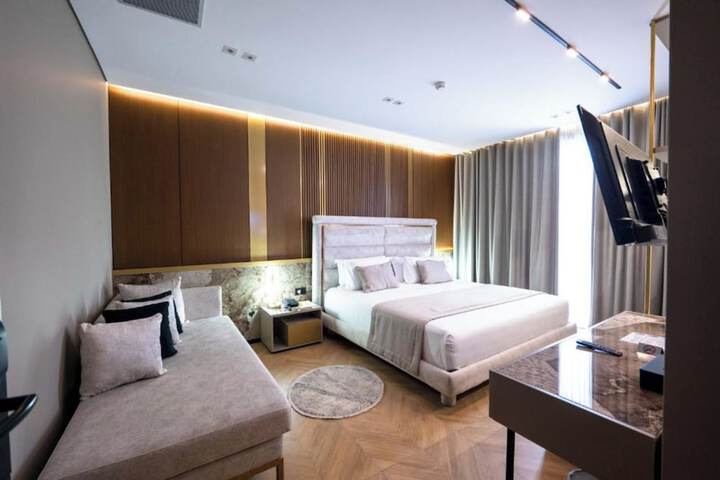 Room 105 of 265