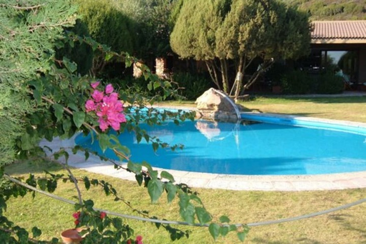 Pool 16 of 25