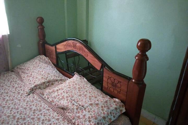 Room 5 of 16