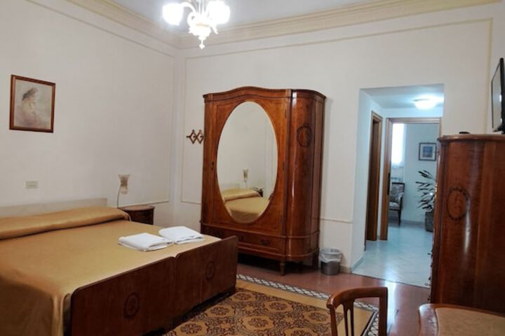 Room 20 of 110