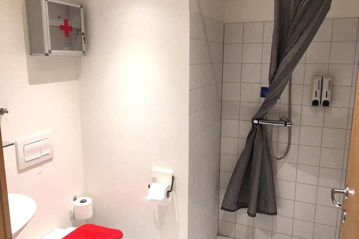 Room 66 of 76