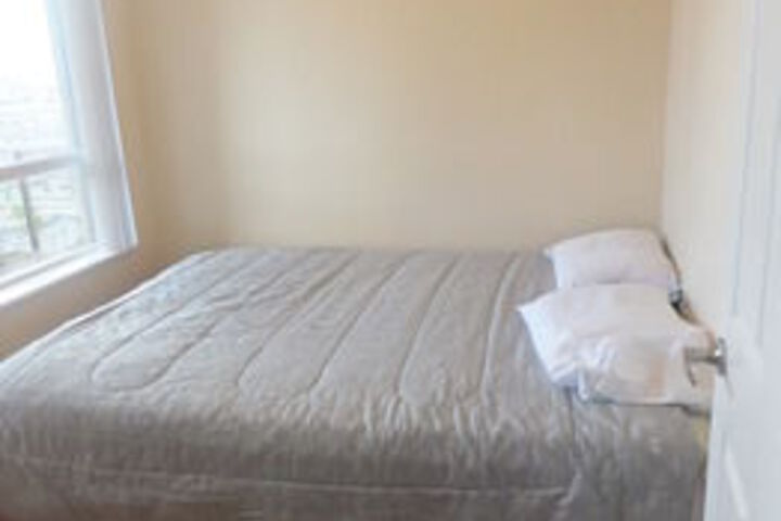 Room 8 of 19
