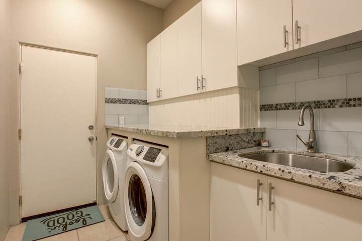 Laundry 16 of 38