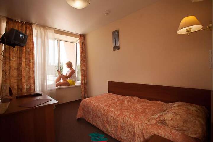 Room 9 of 28