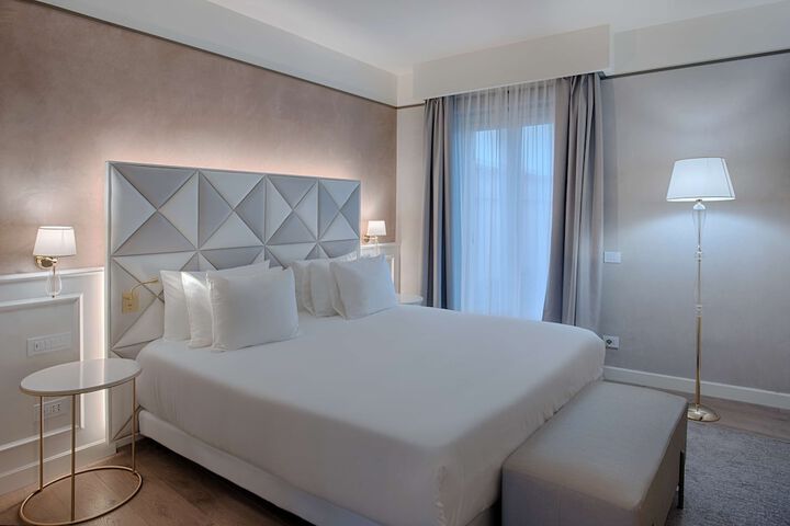 Room 5 of 79