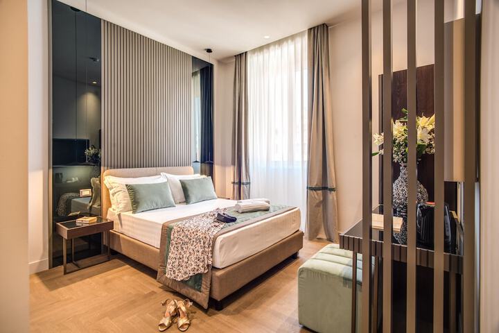 Room 28 of 53