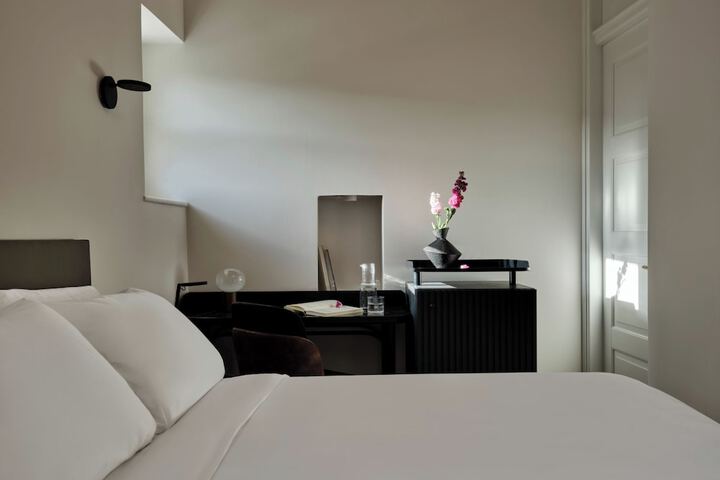 Room 61 of 206