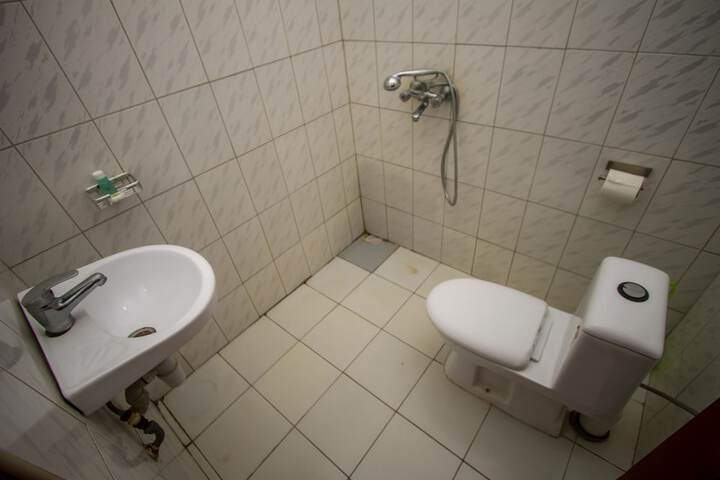 Room 8 of 23