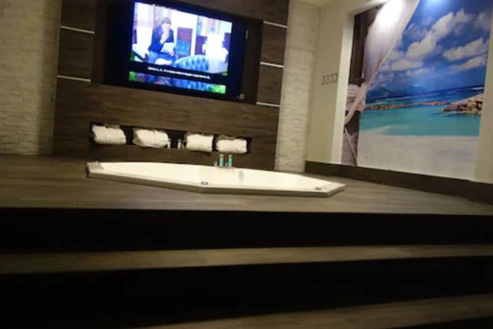 Room 6 of 21