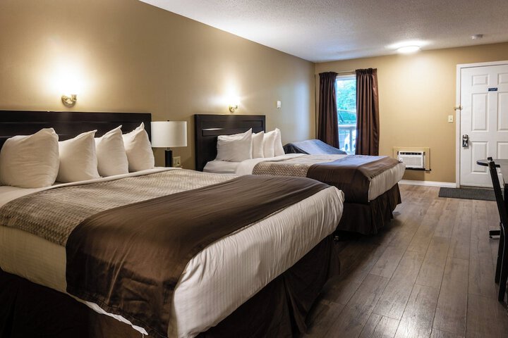 Room 9 of 20