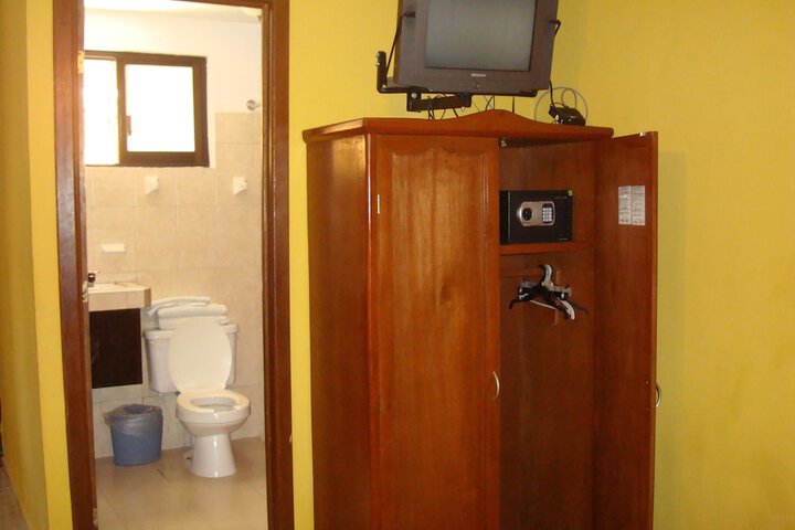 Room 9 of 35