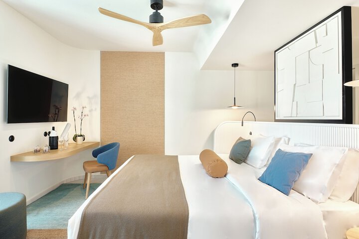 Room 15 of 182