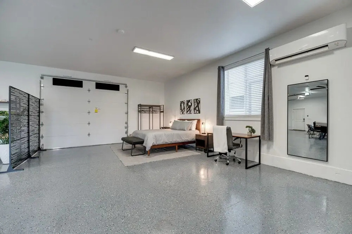 Room 4 of 22