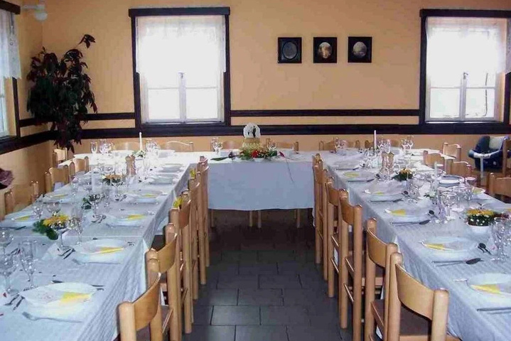 Dining 7 of 10