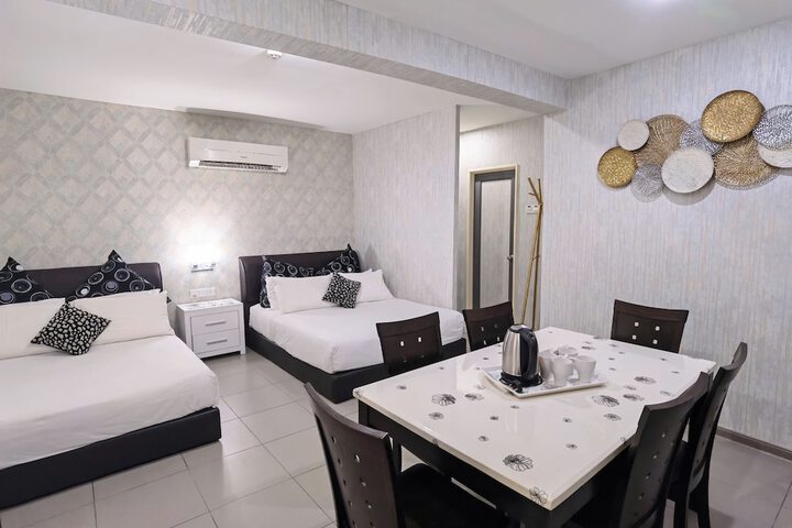 Room 13 of 26