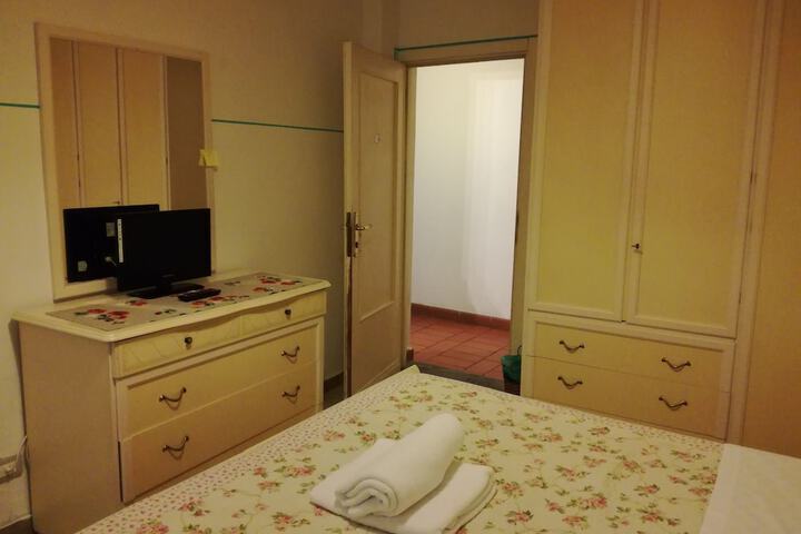 Room 9 of 43