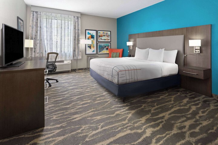 1 King Bed (17 of 23)