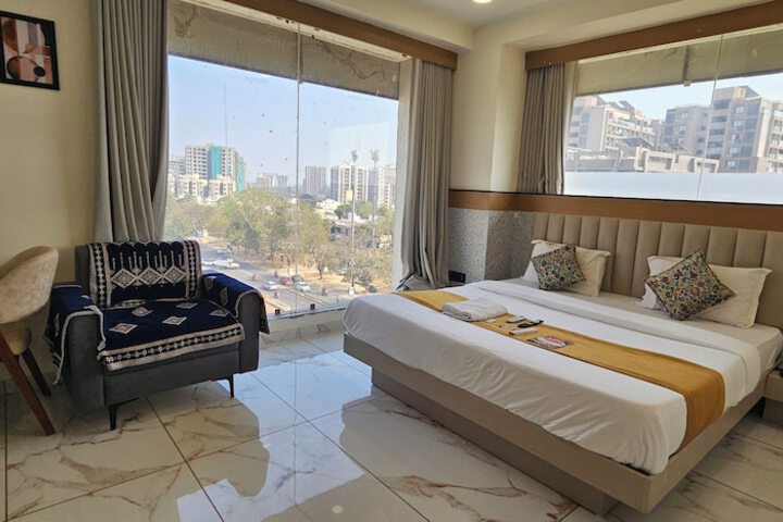 Room 13 of 19