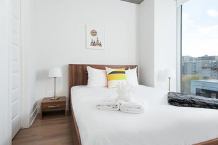 Room 6 of 18