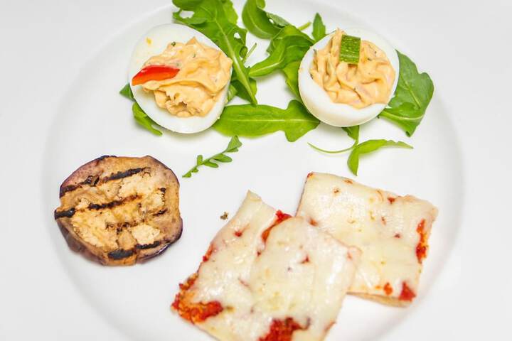 Dining 25 of 61