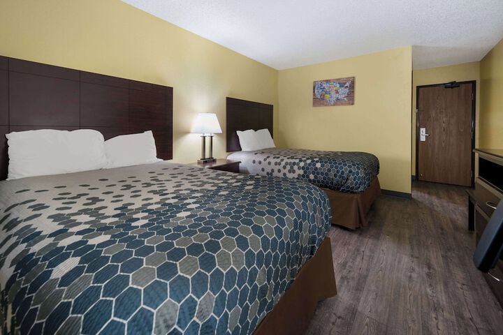2 Double Beds (14 of 14)