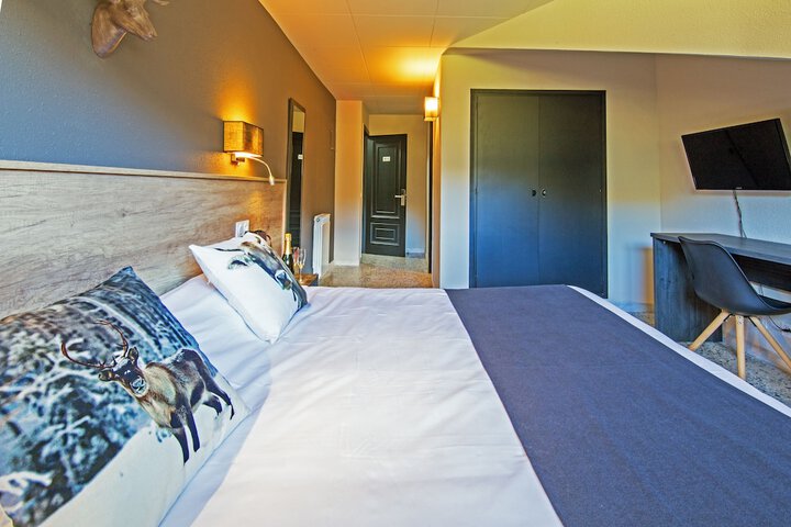 Room 4 of 48