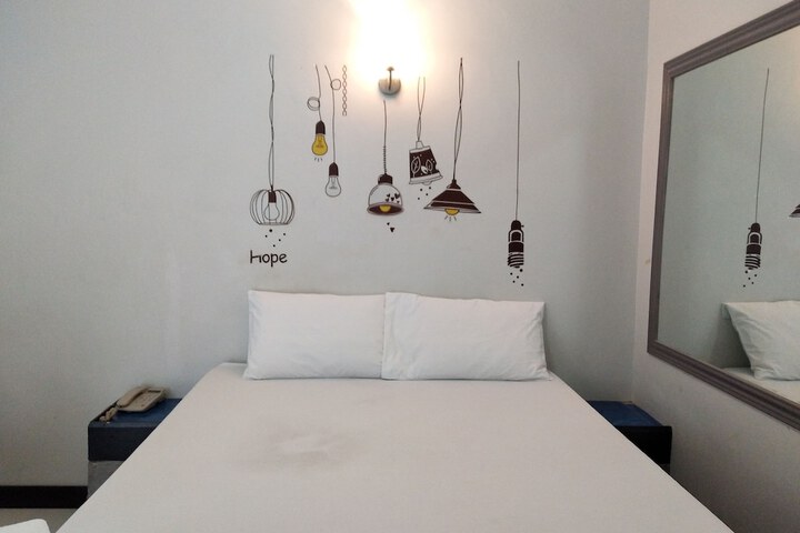 Room 5 of 20